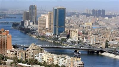 استمرار الموجة الحارة حتى نهاية الأسبوع، وتصل درجة الحرارة العظمى بالقاهرة إلى 29 درجة.